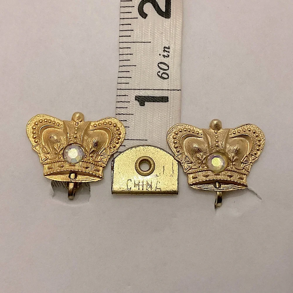 ⭐️ Vintage Gold Crown And Rhinestone Screw-Back Clip-On Stud Earrings